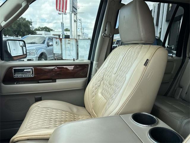 Photo of 2014 Ingot Silver Lincoln Navigator
