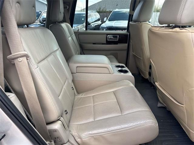 Photo of 2014 Ingot Silver Lincoln Navigator