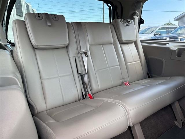 Photo of 2014 Ingot Silver Lincoln Navigator