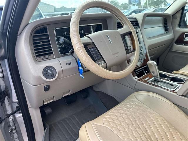 Photo of 2014 Ingot Silver Lincoln Navigator