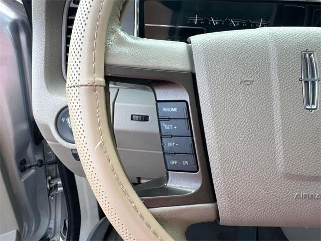 Photo of 2014 Ingot Silver Lincoln Navigator
