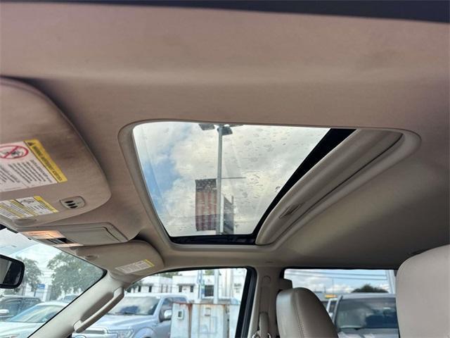 Photo of 2014 Ingot Silver Lincoln Navigator