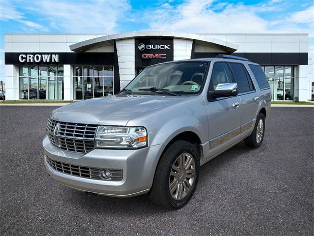 Photo of 2014 Ingot Silver Lincoln Navigator