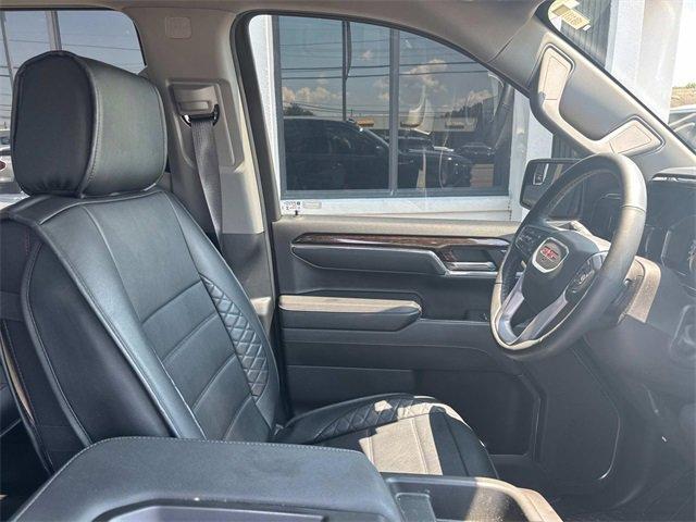 Photo of 2024 Onyx Black GMC Sierra 1500