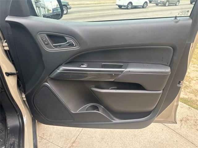 Photo of 2022 Desert Sand Metallic GMC Canyon