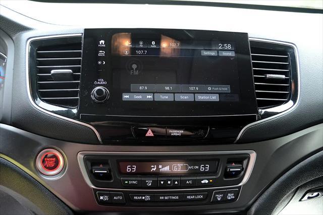 Photo of 2022 Crystal Black Pearl Honda Pilot