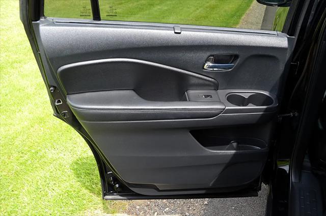 Photo of 2022 Crystal Black Pearl Honda Pilot