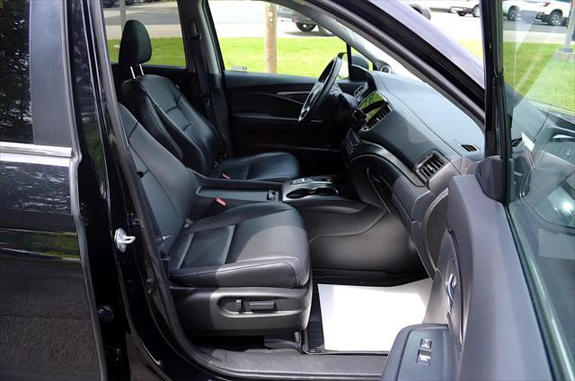 Photo of 2022 Crystal Black Pearl Honda Pilot