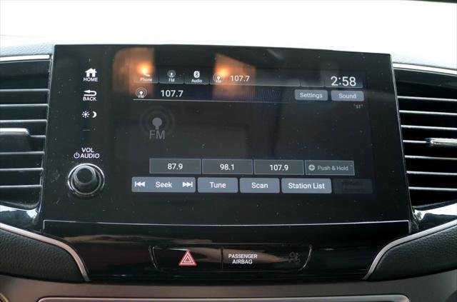 Photo of 2022 Crystal Black Pearl Honda Pilot