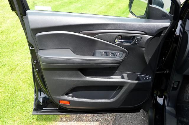 Photo of 2022 Crystal Black Pearl Honda Pilot