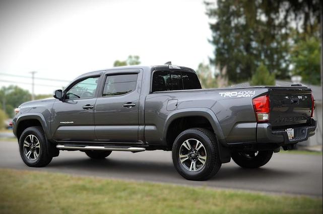 Photo of 2017 Magnetic Gray Toyota Tacoma