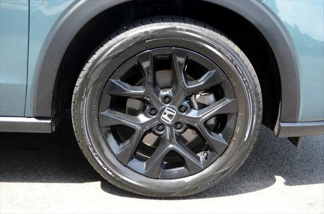 Photo of 2024 Nordic Forest Pearl Honda HR-V