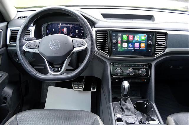Photo of 2023 Deep Black Pearl Volkswagen Atlas