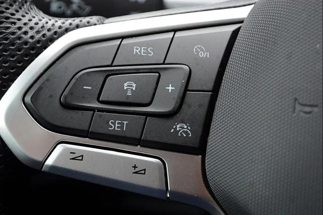 Photo of 2023 Deep Black Pearl Volkswagen Atlas