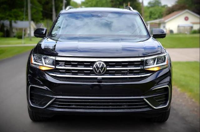 Photo of 2023 Deep Black Pearl Volkswagen Atlas