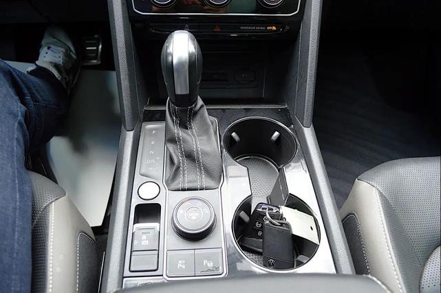 Photo of 2023 Deep Black Pearl Volkswagen Atlas