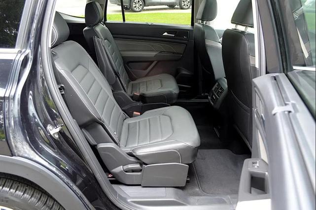 Photo of 2023 Deep Black Pearl Volkswagen Atlas