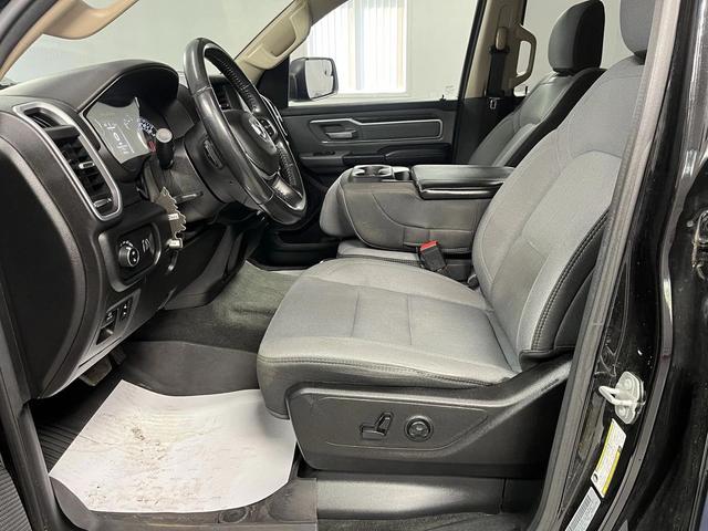 Photo of 2020 Diamond Black Crystal Pearlcoat RAM 1500