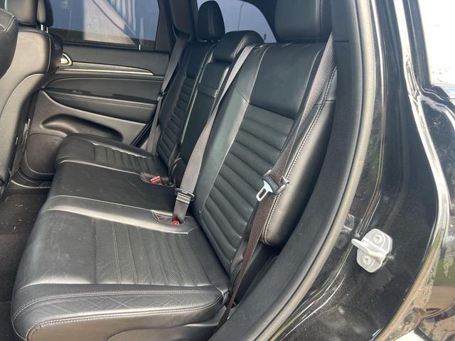 Photo of 2020 Diamond Black Crystal Pearlcoat Jeep Grand Cherokee