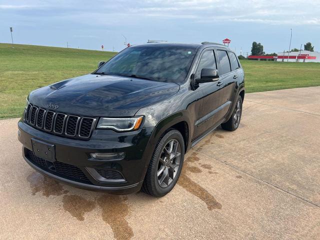 Photo of 2020 Diamond Black Crystal Pearlcoat Jeep Grand Cherokee