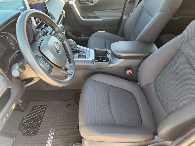 Photo of 2025 0040 Toyota RAV4
