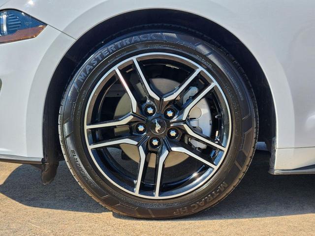 Photo of 2023 Oxford White Ford Mustang