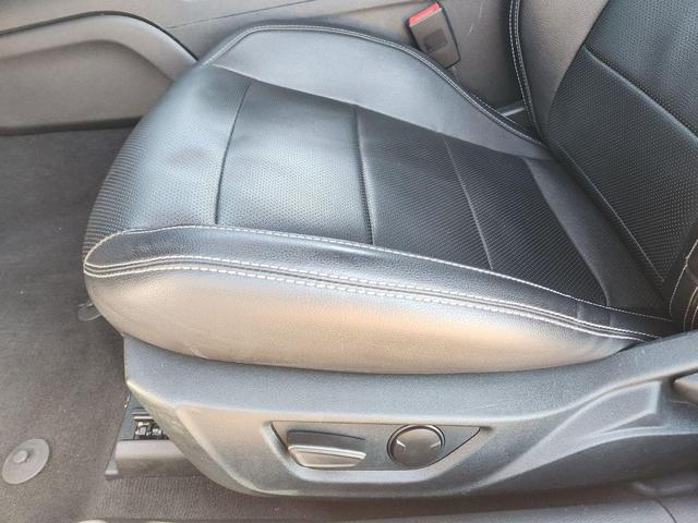 Photo of 2023 Oxford White Ford Mustang