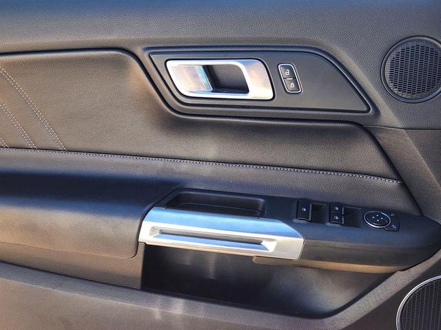 Photo of 2023 Oxford White Ford Mustang