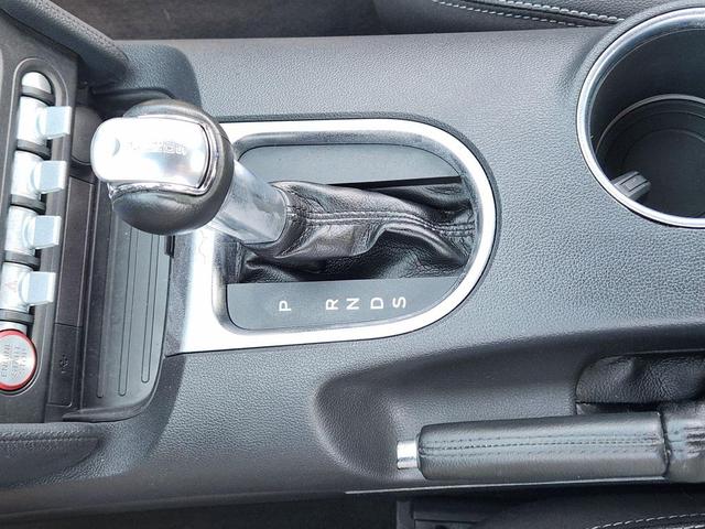 Photo of 2023 Oxford White Ford Mustang