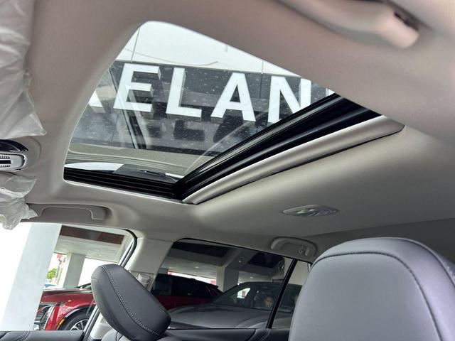 Photo of 2025 Ice Silver Metallic Subaru Outback