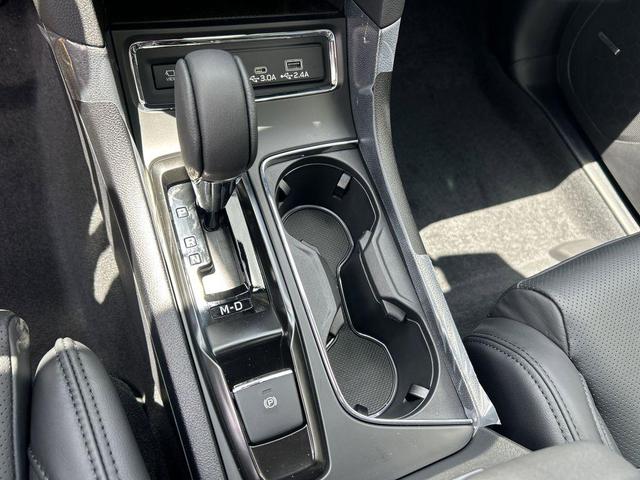 Photo of 2025 Ice Silver Metallic Subaru Ascent