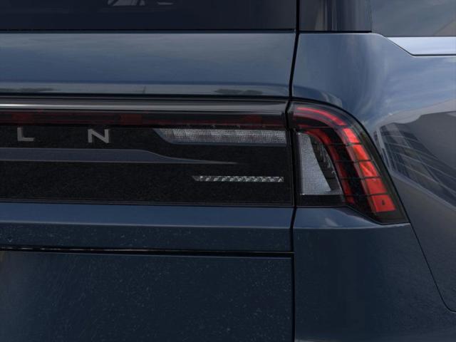 Photo of 2025 Flight Blue Metallic Clearcoat Lincoln Navigator