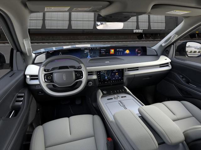 Photo of 2025 Flight Blue Metallic Clearcoat Lincoln Navigator