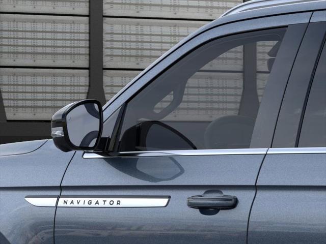 Photo of 2025 Flight Blue Metallic Clearcoat Lincoln Navigator