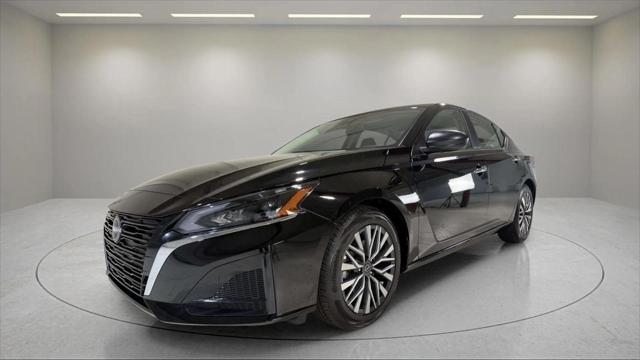Photo of 2025 Super Black Nissan Altima