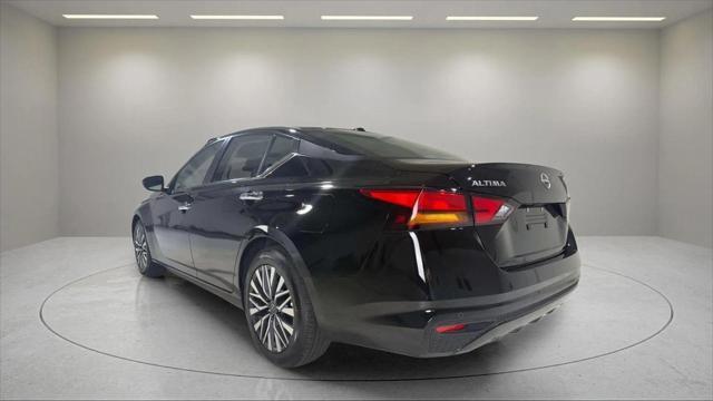 Photo of 2025 Super Black Nissan Altima