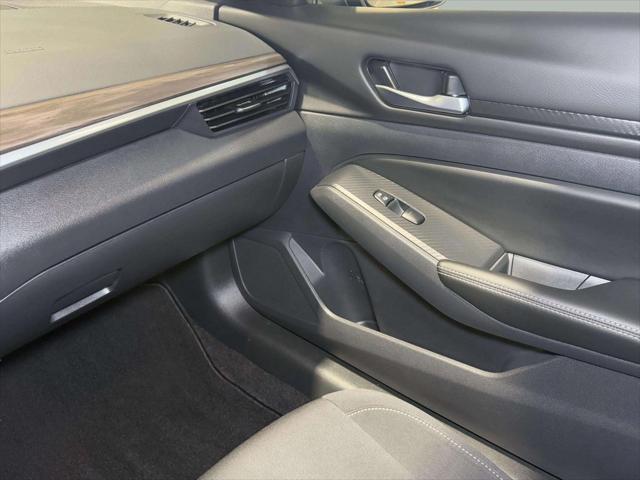 Photo of 2025 Super Black Nissan Altima