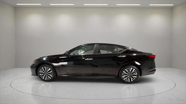 Photo of 2025 Super Black Nissan Altima