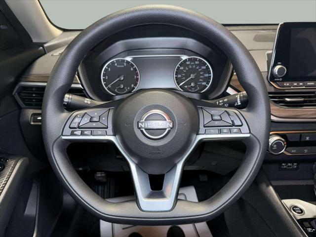 Photo of 2025 Super Black Nissan Altima