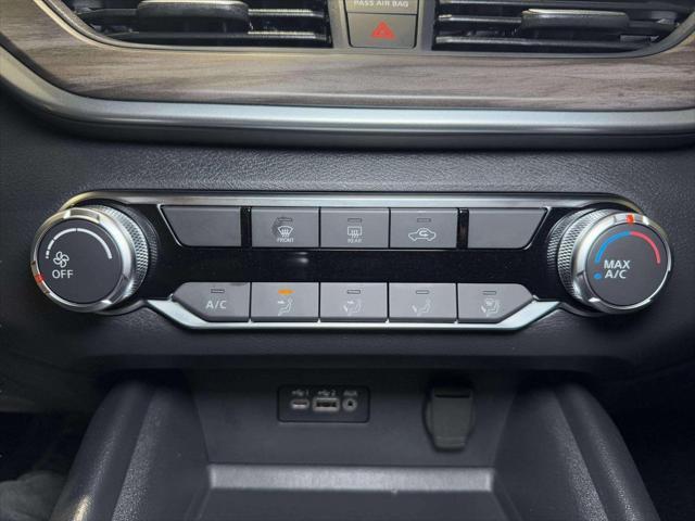 Photo of 2025 Super Black Nissan Altima