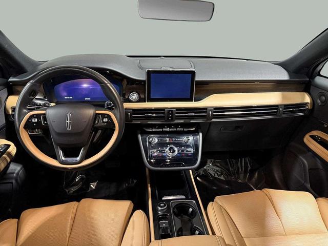 Photo of 2022 Pristine White Metallic Tri-Coat Lincoln Corsair