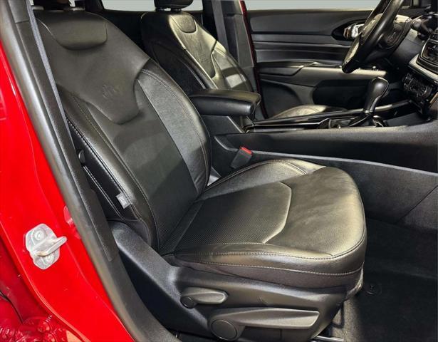 Photo of 2022 Redline Pearlcoat Jeep Compass