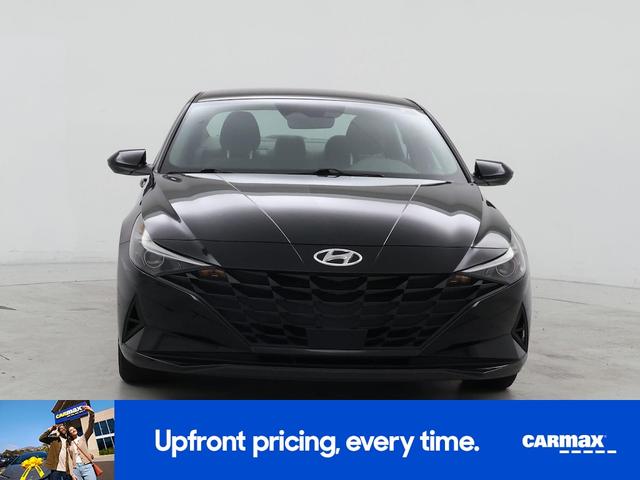 Photo of 2022 Black Hyundai ELANTRA