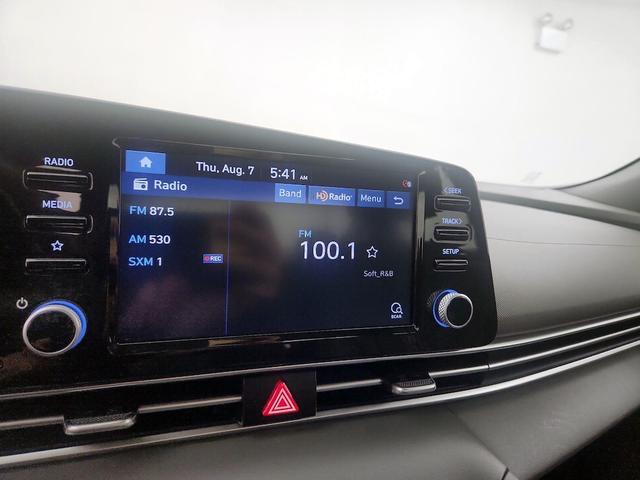 Photo of 2022 Black Hyundai ELANTRA