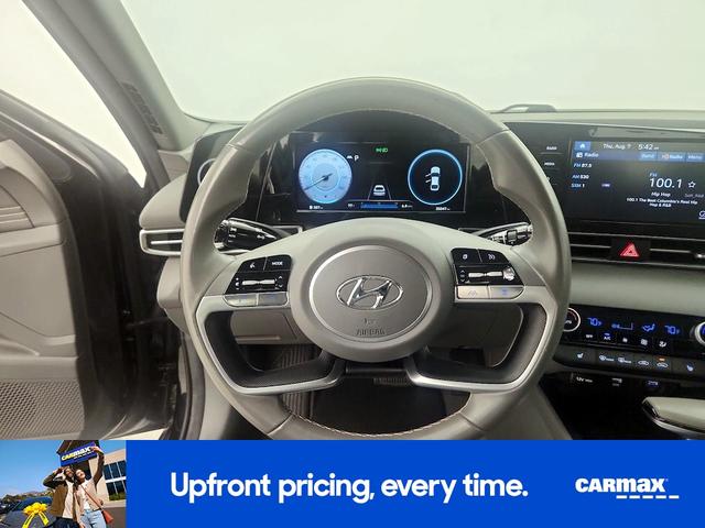 Photo of 2022 Black Hyundai ELANTRA