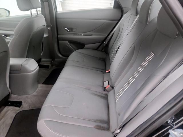 Photo of 2022 Black Hyundai ELANTRA