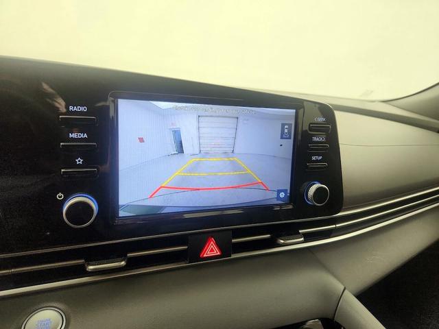 Photo of 2022 Black Hyundai ELANTRA