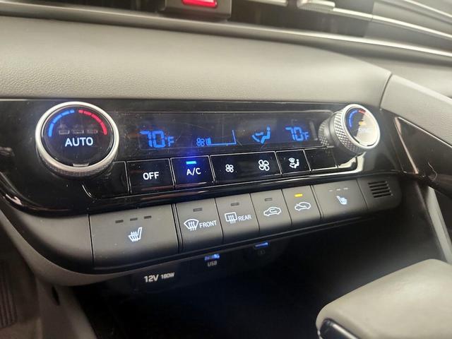 Photo of 2022 Black Hyundai ELANTRA