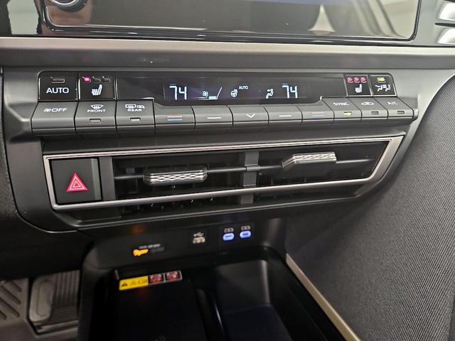 Photo of 2025 Silver Toyota Camry