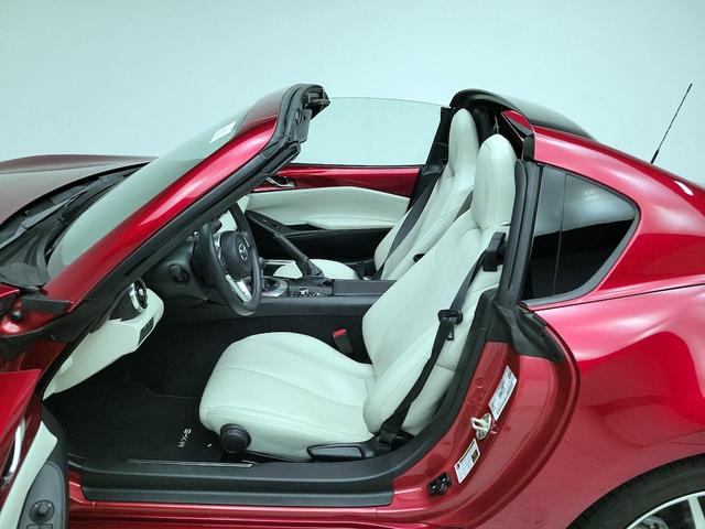 Photo of 2021 Red Mazda MX-5 Miata